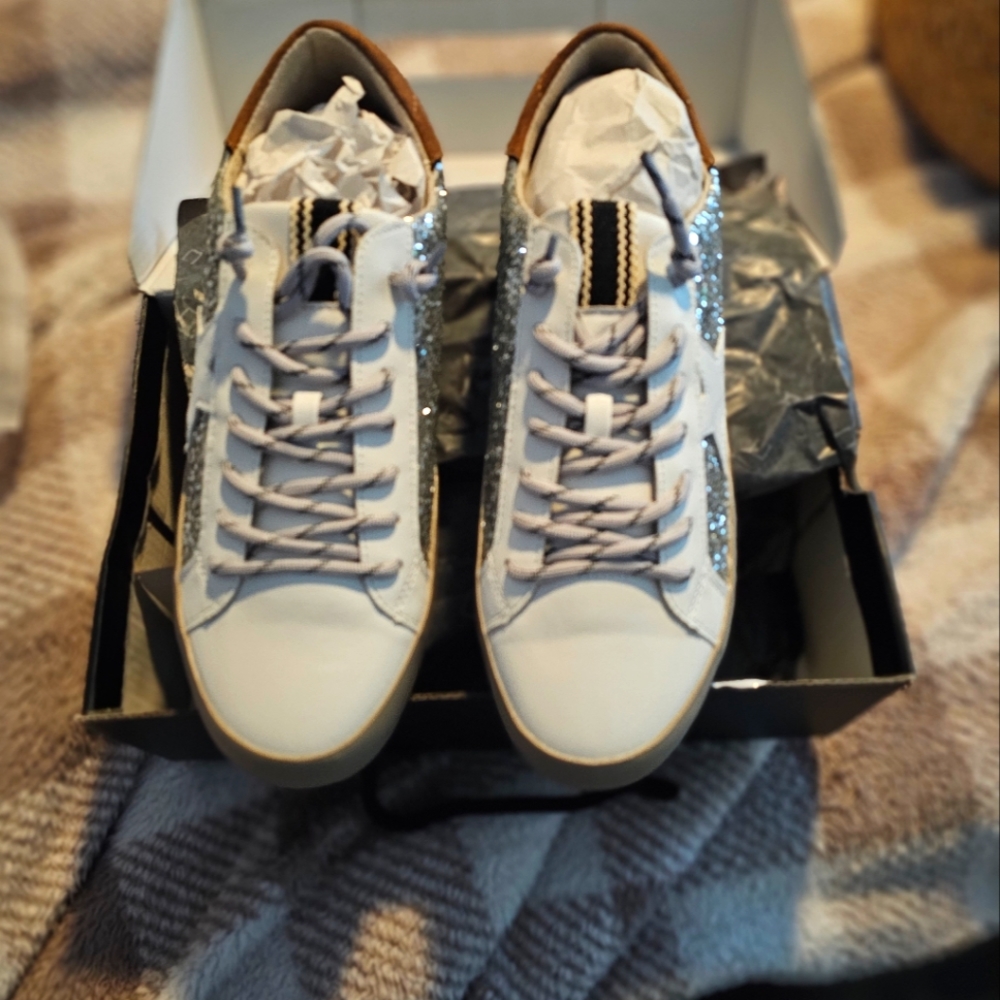 Shushop size 8 New, never worn